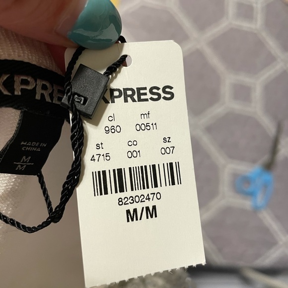 ❌SOLD❌NWT White Rhinestone Shoulder Top - Picture 5 of 5